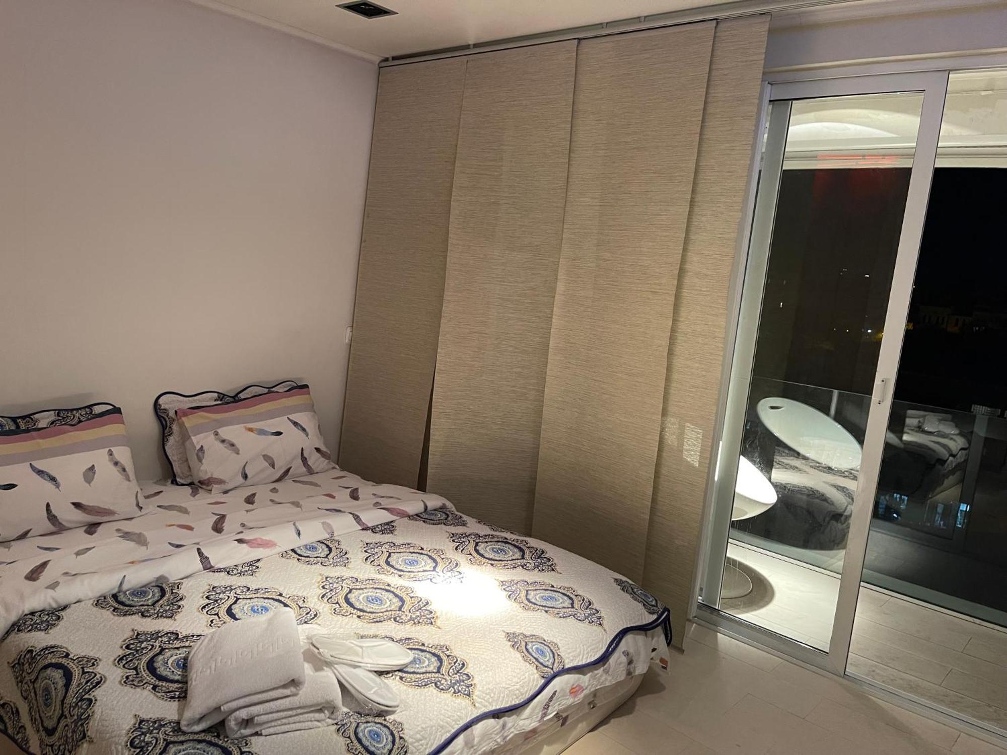 Black Apartament Nr1 Bukareszt Zewnętrze zdjęcie